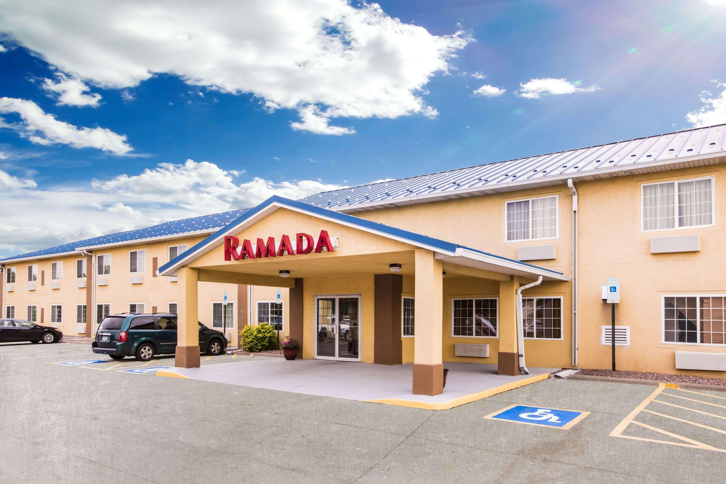 Ramada By Wyndham Sioux Falls Luaran gambar